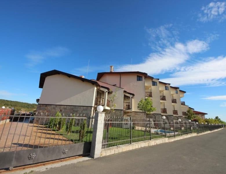Spacious 72 m2 apartment with two large terraces located in Imperial Heights, outskirts of Sunny Bea.