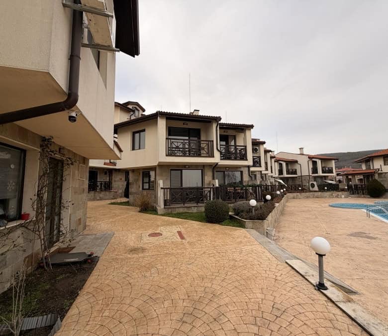 Bright 1-bedroom apartment with two large terraces in Imperial Heights, outskirts of Sunny Beach.