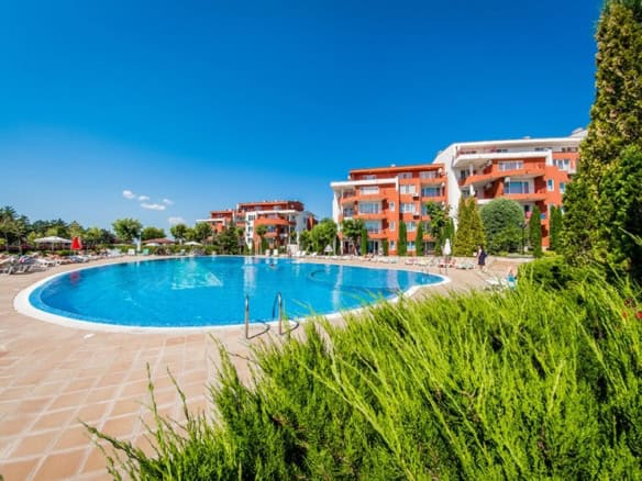 Swimming pool at Green Fort residential area in Sveti Vlas, near the sea.