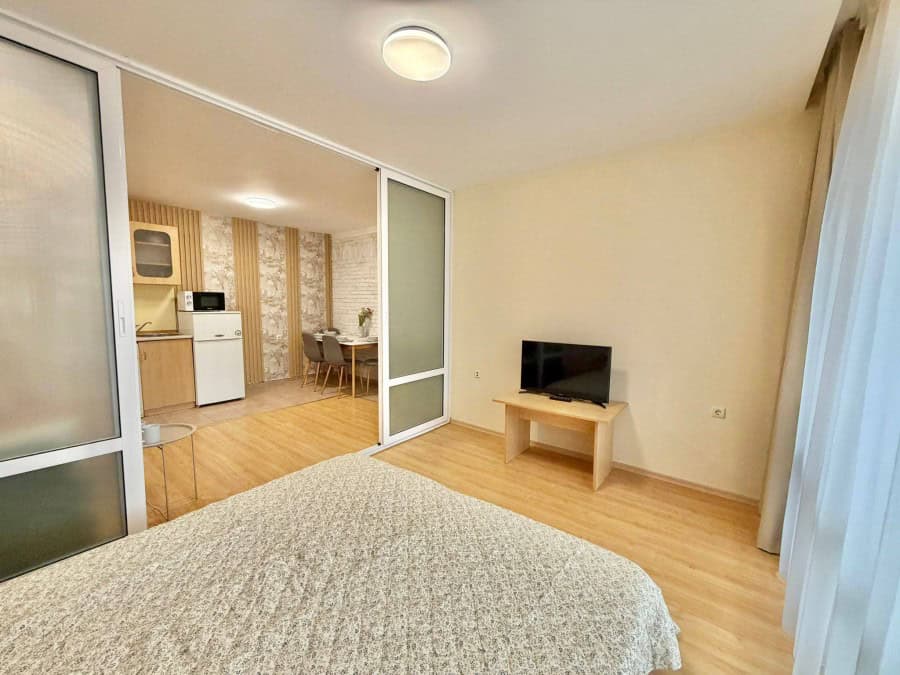 Spacious 76 sq.m. apartment in Green Fort, Sveti Vlas, just 200m from the sea, offering stunning mou.