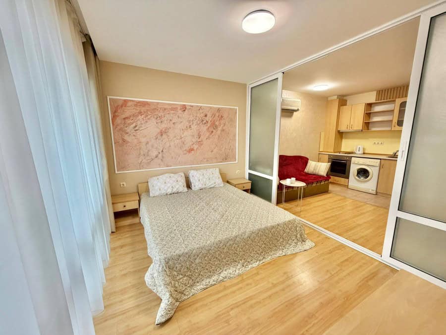 Bright 2-bedroom apartment with mountain views, 76 sq.m., located in Green Fort, Sveti Vlas, just 20.