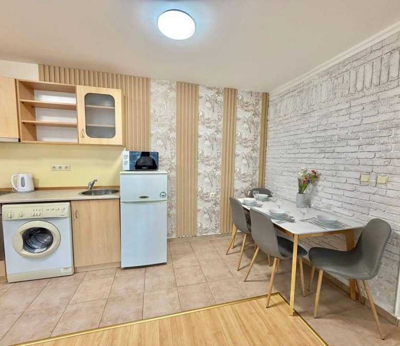 Modern 2-bedroom apartment with mountain views, near the sea in Sveti Vlas.