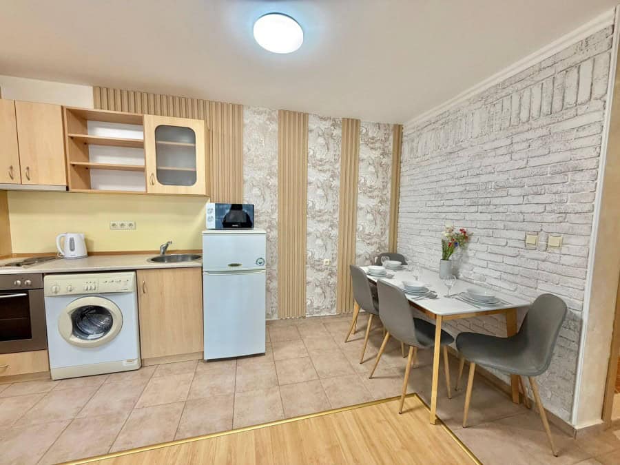 Modern 2-bedroom apartment with mountain views, near the sea in Sveti Vlas.