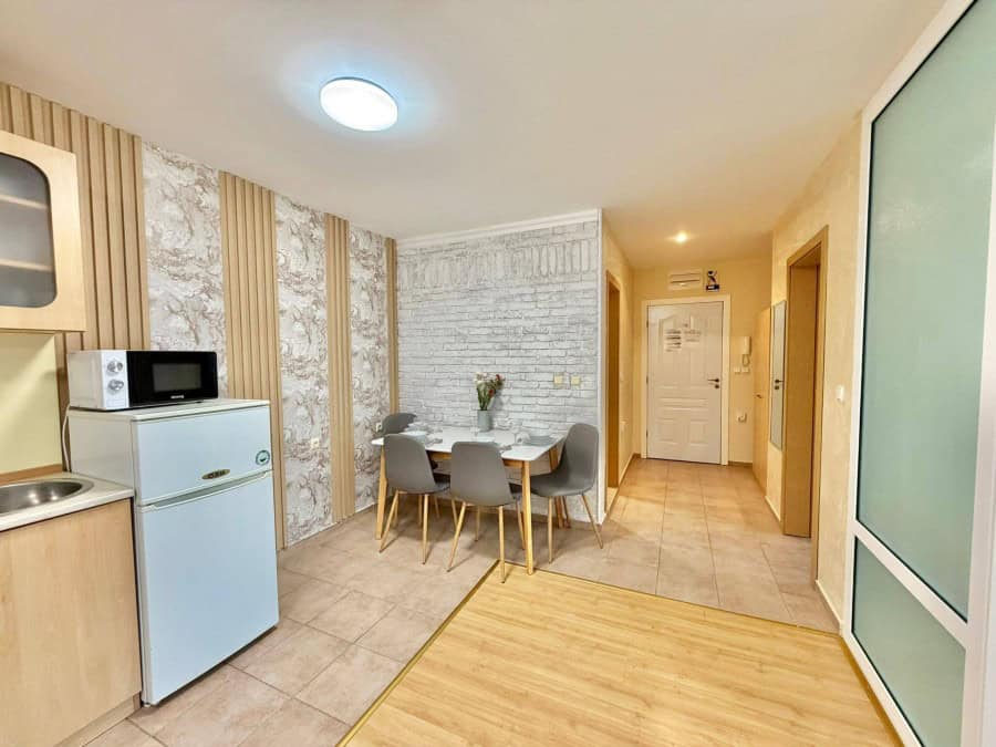 Bright 2-bedroom apartment near Sveti Vlas with scenic mountain views and modern amenities.