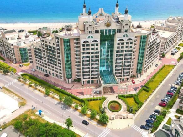 Sea view 1 BED apartment at Sunset Resort, Pomorie, with 64 sq.m. living space. Perfect for seaside.