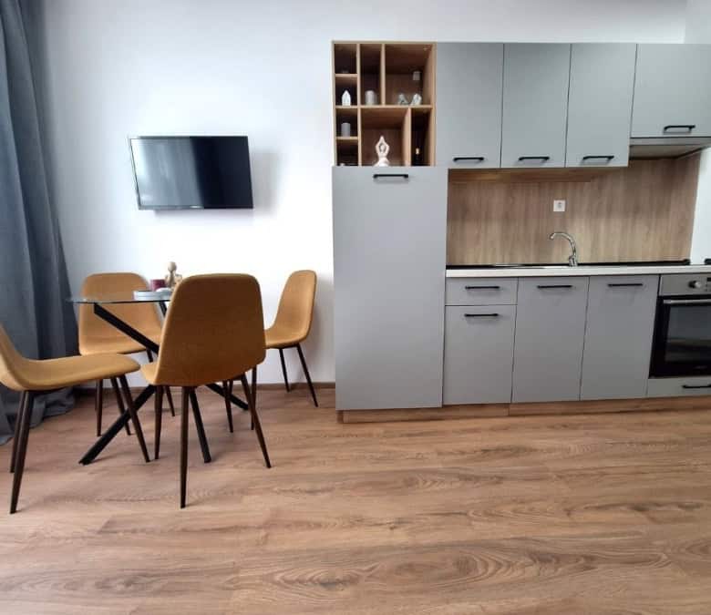 Modern 1-bedroom furnished apartment near Sunny Beach, 10 min to the sea.