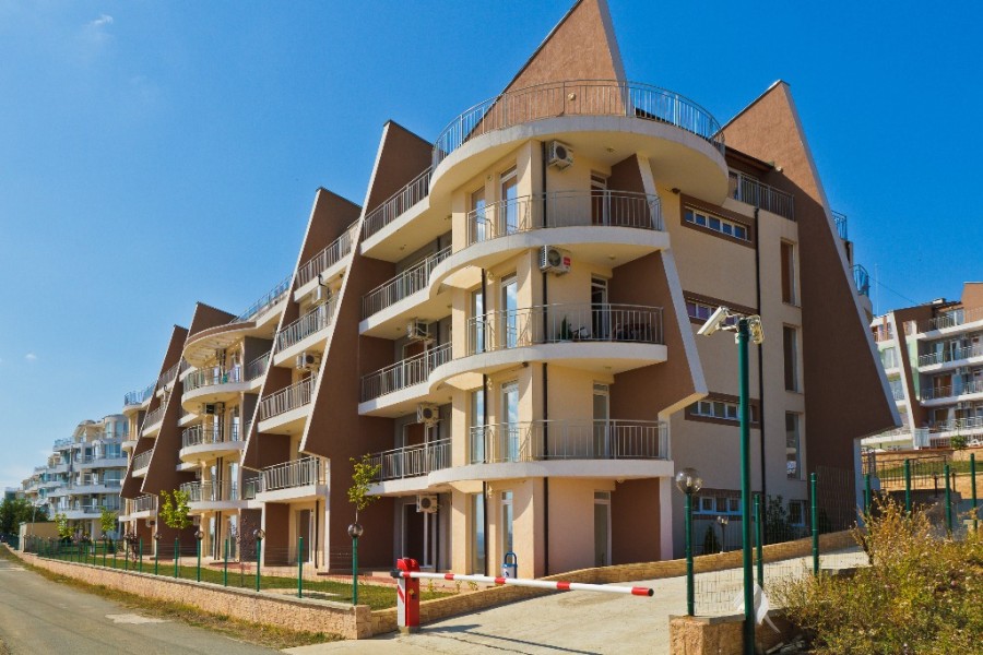 Affordable 1-bedroom ground floor apartment near the sea in Sunset Kosharitsa. 46 sq.m. property wit.