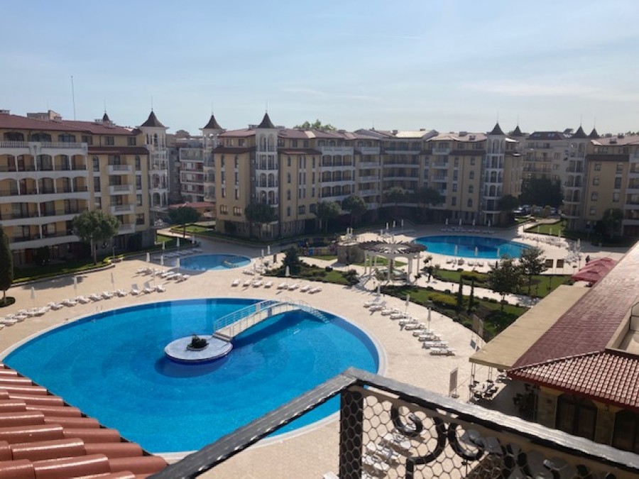 1-bedroom apartment with 67 sq.m. in Royal Sun, Sunny Beach, Bulgaria, offering scenic surroundings.