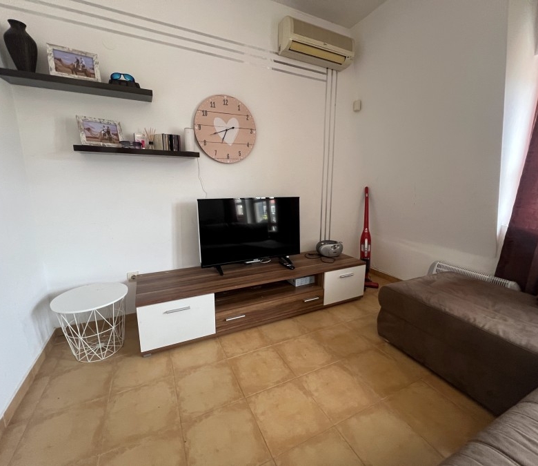 Bright 2-bedroom apartment with sea, pool, and mountain views in Nessebar outskirts. 76 sq.m. modern.