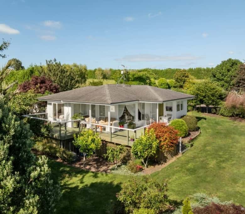Beautiful cottage estate with lush gardens in Tauranga, Bay of Plenty, New Zealand. Perfect for peac.