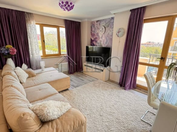 Bright 2-bedroom apartment featuring pool access and stunning sea vistas in Villa Florence, St. Vlas.