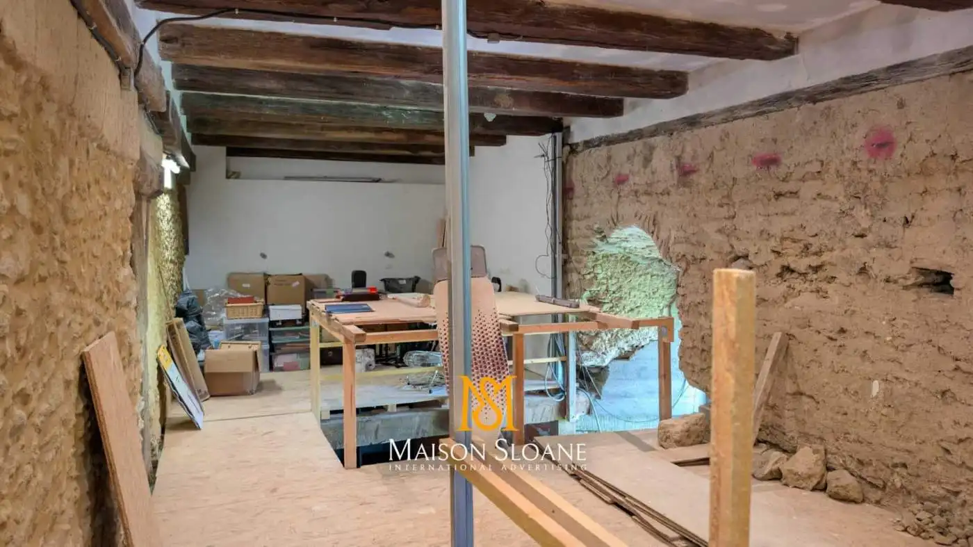 Spacious interior of a luxury 5-bedroom equestrian property in Castelnaud d'Angles, Occitanie, Franc.