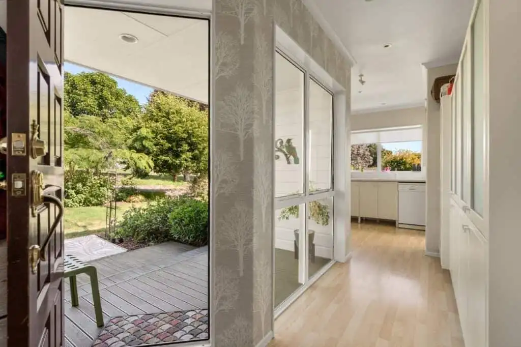 Charming Cottage Estate in Tauranga, New Zealand Beautiful cottage estate with lush garden views in Tauranga, Bay of Plenty, New Zealand.
