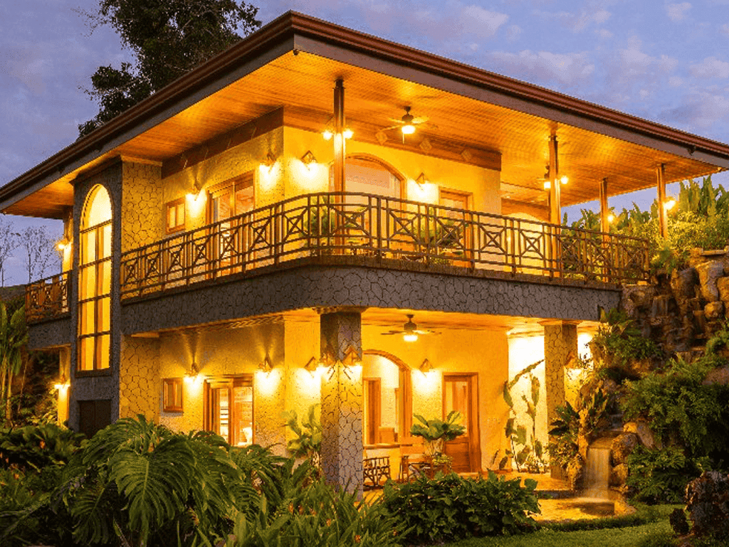 Beautiful Costa Rican villa with lush surroundings and scenic views.