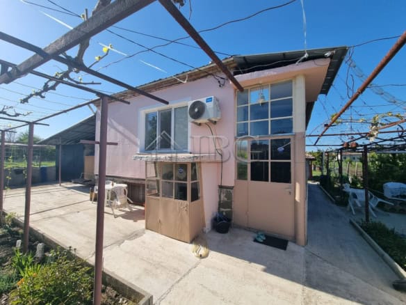 House with yard in Vinarsko Village, Burgas Region, Bulgaria, featuring a cozy exterior and garden s.