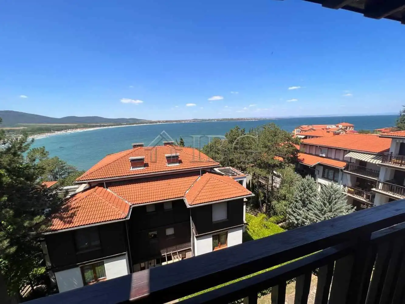 Seaside estate in Fortlands, Basseterre, Saint Kitts, featuring stunning ocean views and modern reno.