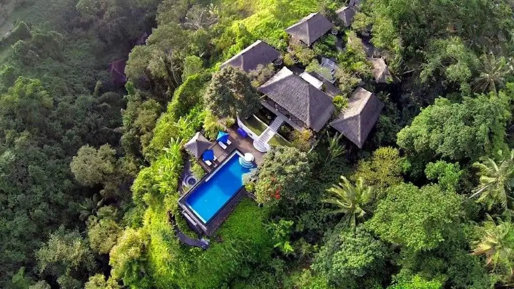 Luxury Ubud Bali Villas Elegant 5-bedroom Amori Villas in lush Ubud rainforest.