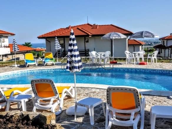 Apartment with pool view in Kosharitsa, Bulgaria.
