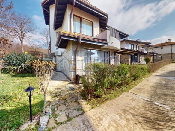 Apartment with 2 bedrooms, 2 bathrooms, and garden access in Bay View Villas, Kosharitsa.