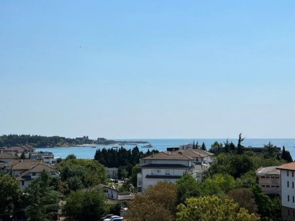 Modern 3-bedroom penthouse overlooking the sea in Cascadas, Ravda.