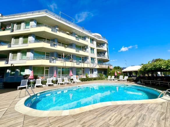 Bright sunny beach apartment hotel with pool and spacious balconies in Sunny Beach.