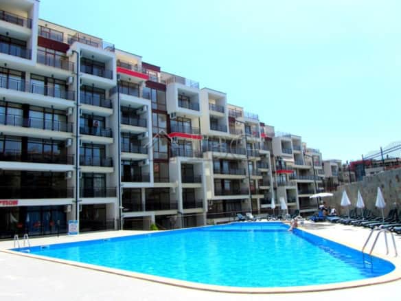 Modern apartments with pool view in Helios complex Sveti Vlas, Bulgaria.