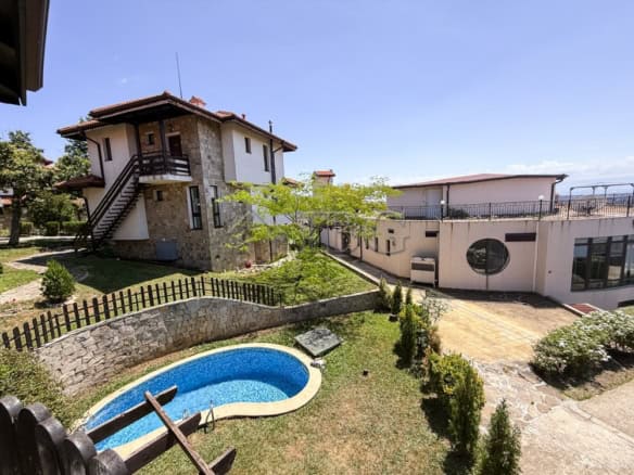 Bright apartment with modern amenities in Bay View Villas, Kosharitsa. Perfect for comfortable livin.