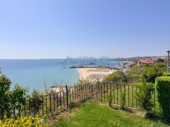 Sea view apartment in Sveti Vlas with beach access and scenic coastal surroundings.