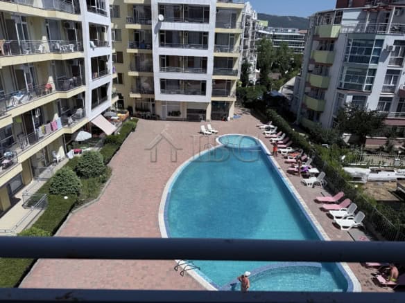 Bright studio apartment overlooking the pool at Sunset Beach 2, Sunny Beach, ideal for vacation or r.