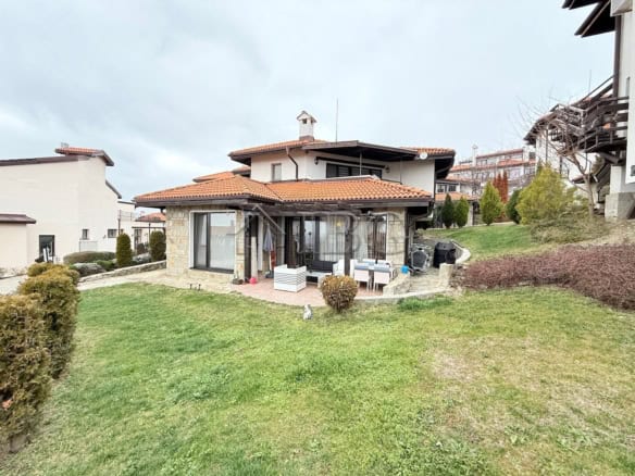 Beautiful 2-bedroom apartment with garden in Bay View Villas, Kosharitsa.