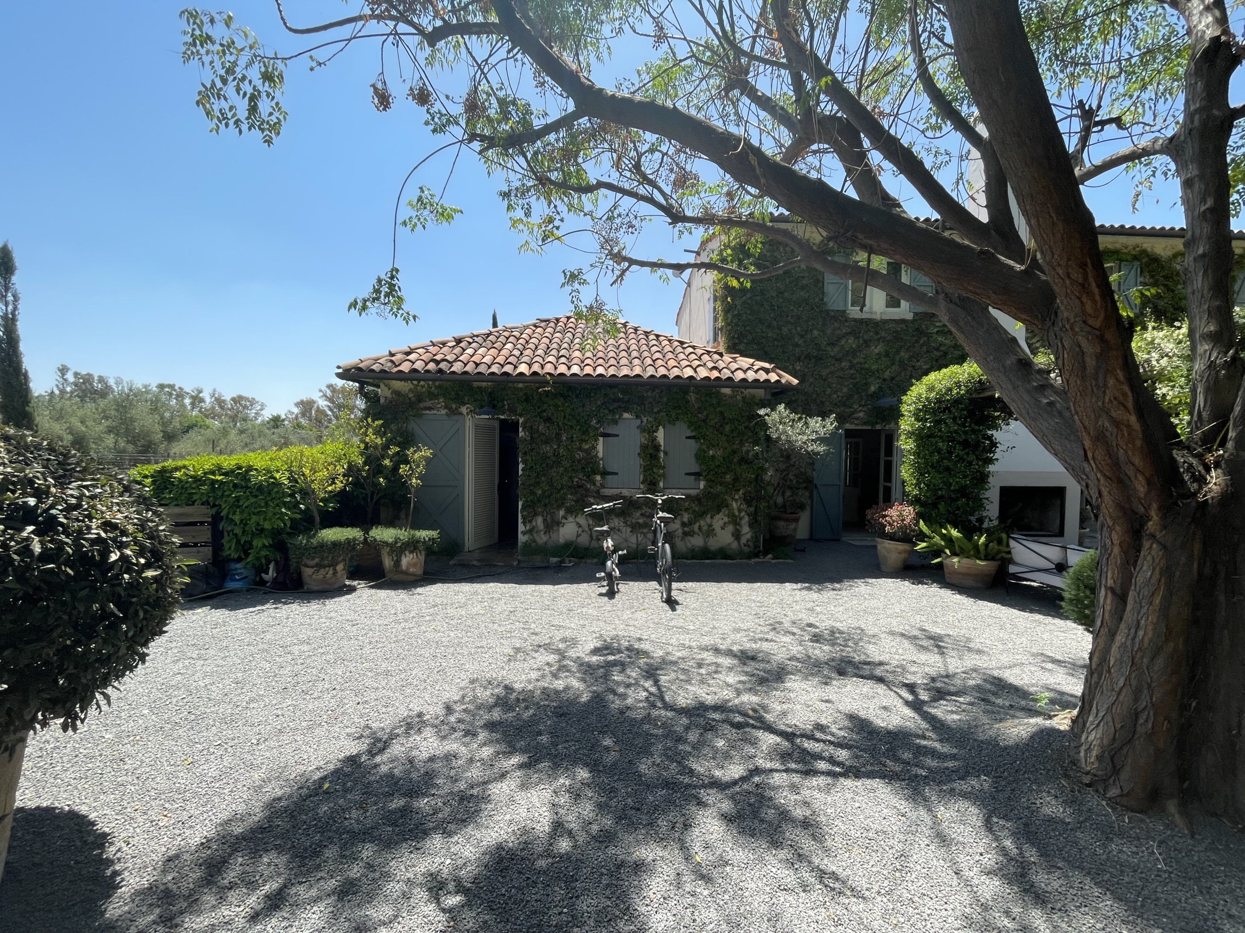 Beautiful villa surrounded by greenery and mature trees. Perfect for peaceful living and outdoor rel.