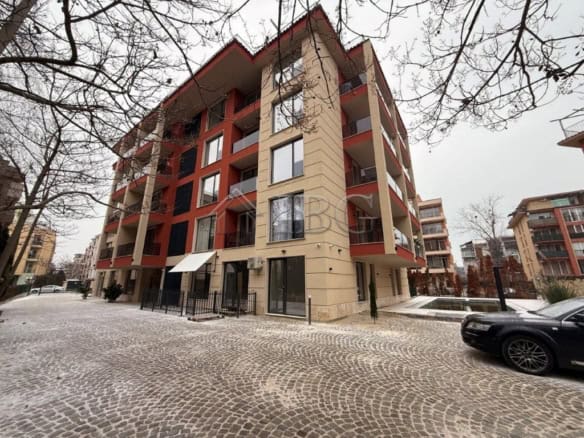 Bright 3-bedroom apartment with open-plan living area in Sunny Beach.