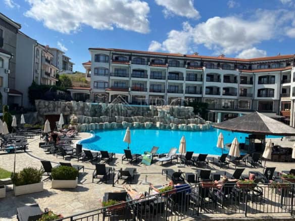 Elegant apartment with modern design in The Vineyards Resort, Aheloy, featuring 2 bathrooms and acce.