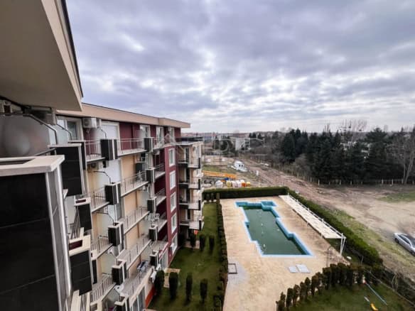 Bright one-bedroom apartment overlooking the pool in Sunny Beach. Perfect for investment or holiday.