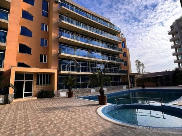 Apartment with pool and partial sea view in Gallery 2 complex, Sunny Beach.