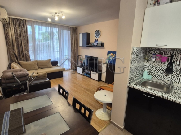 Comfortable one-bedroom apartment overlooking the pool at Panorama Fort Beach. Modern furnishings an.