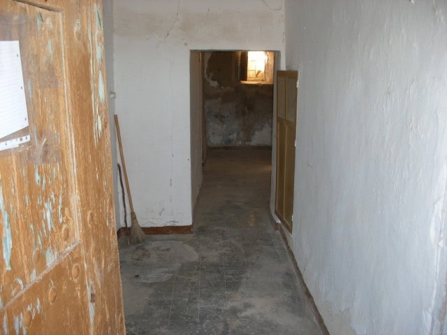 Village property interior with rustic charm in Venta del Peral, Granada, ideal for renovation.