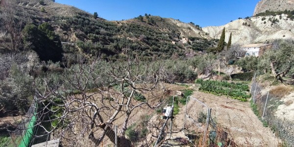 Charming village property with scenic mountain views in Cuenca, Jaen. Ideal for renovation or rural.