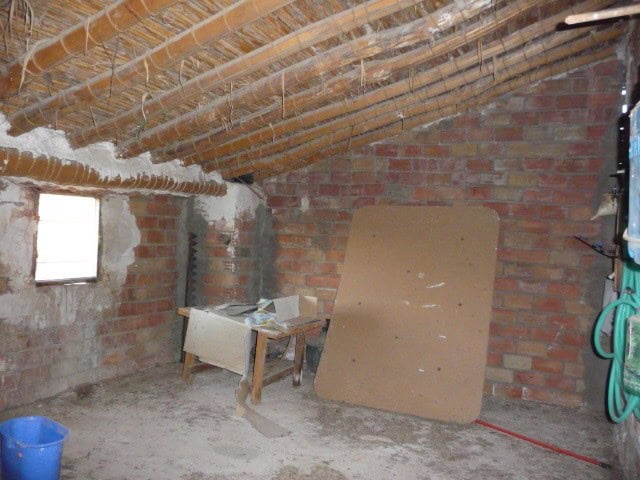 Charming village property in Huesa, Jaen, with rustic interior and potential for renovation. Ideal f.