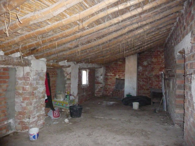 Village property with rustic interior in Huesa, Jaen, ideal for renovation and rural living.
