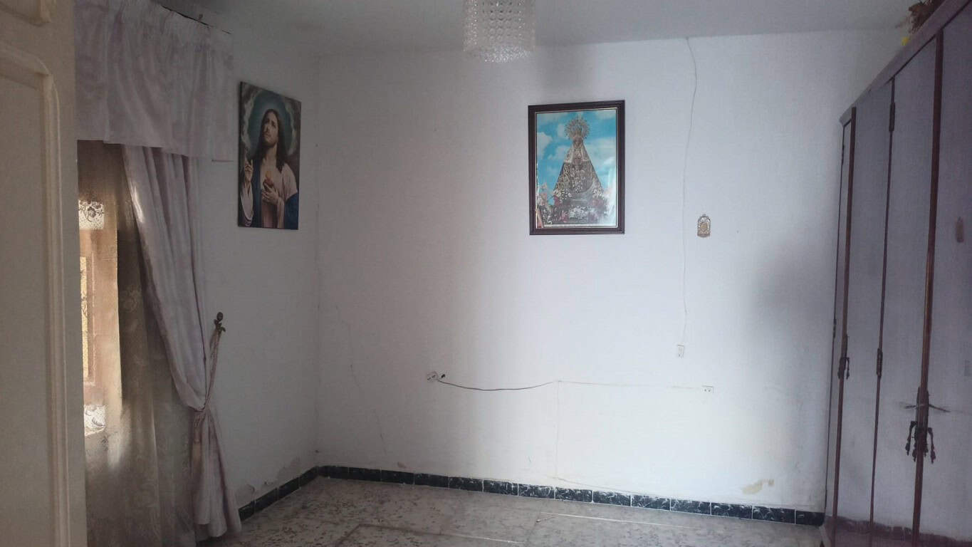 Charming village property in Larva, Jaen, ideal for renovation and rural living.