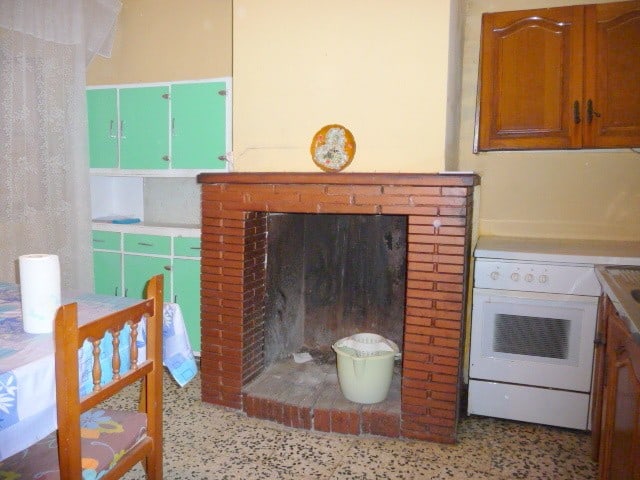 Charming village property with traditional fireplace in Belerda, Jaen, ideal for renovation and rura.