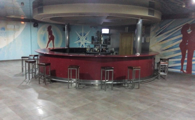 Modern commercial space with bar area in Baza, Granada, ideal for business investment.
