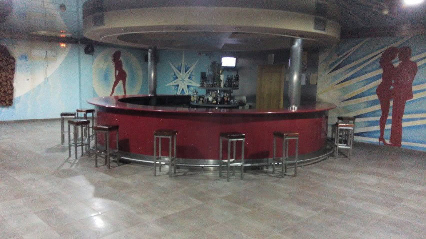 Modern commercial space with bar area in Baza, Granada, ideal for business investment.