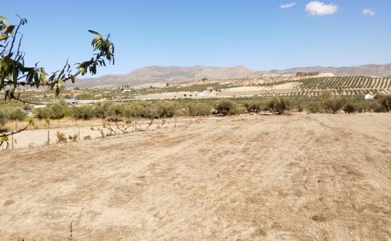 Beautiful rural property in Tijola, Almeria with open land and mountain views. Ideal for farming or.
