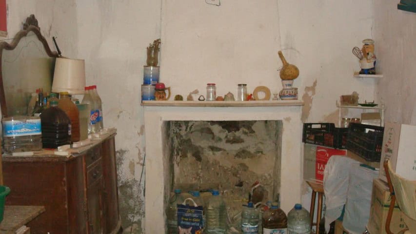 Traditional rural home in Purchena, Almeria, with rustic interior and vintage decor.