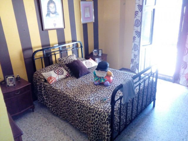Charming village home in Rosales, Jaen with cozy interior and scenic surroundings. Perfect for peace.