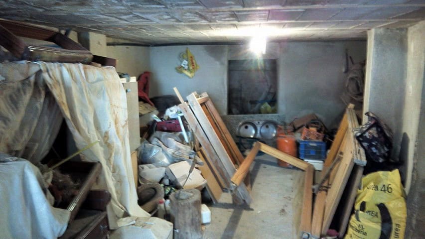 Affordable village property in Zujar, Granada, ideal for renovation and rural living.