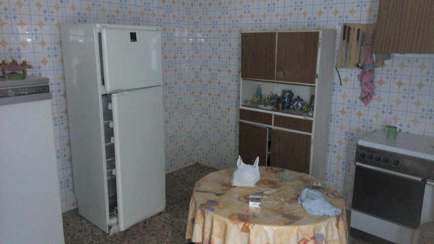 Charming village home in Zujar, Granada with traditional kitchen and cozy interior. Ideal for peacef.