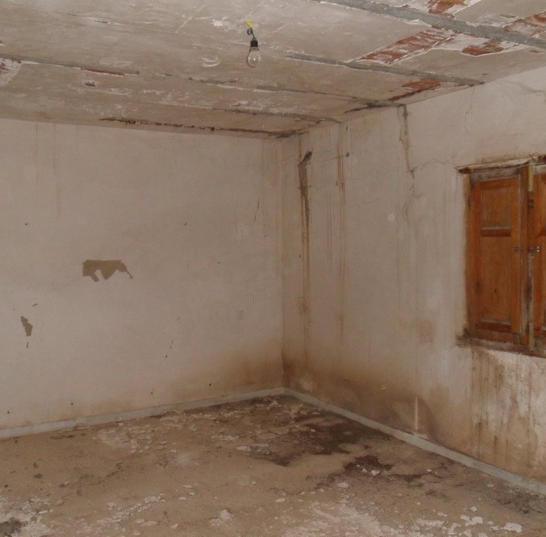 Old interior room in village property in Freila, Granada.